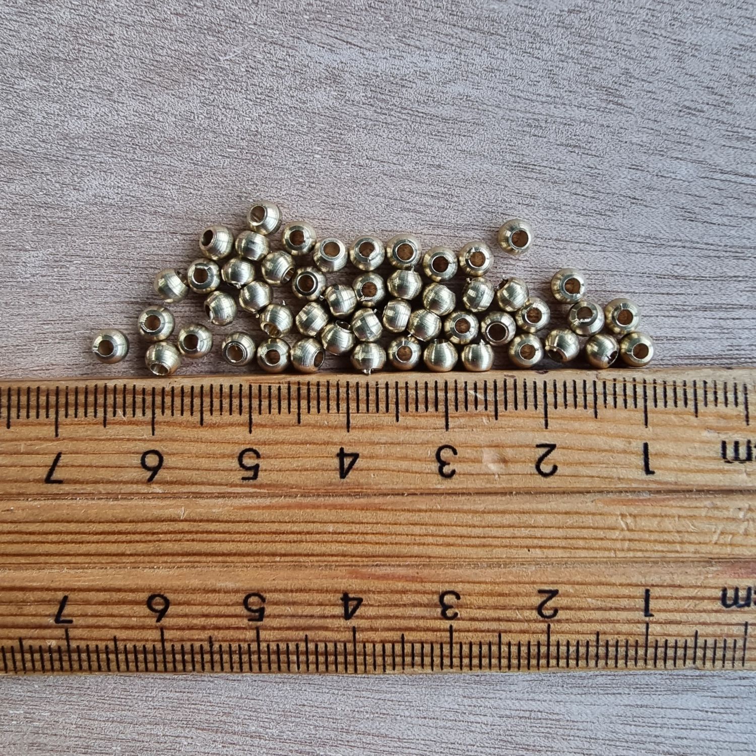 4mm Round Brass Beads - Pack of +/- 50