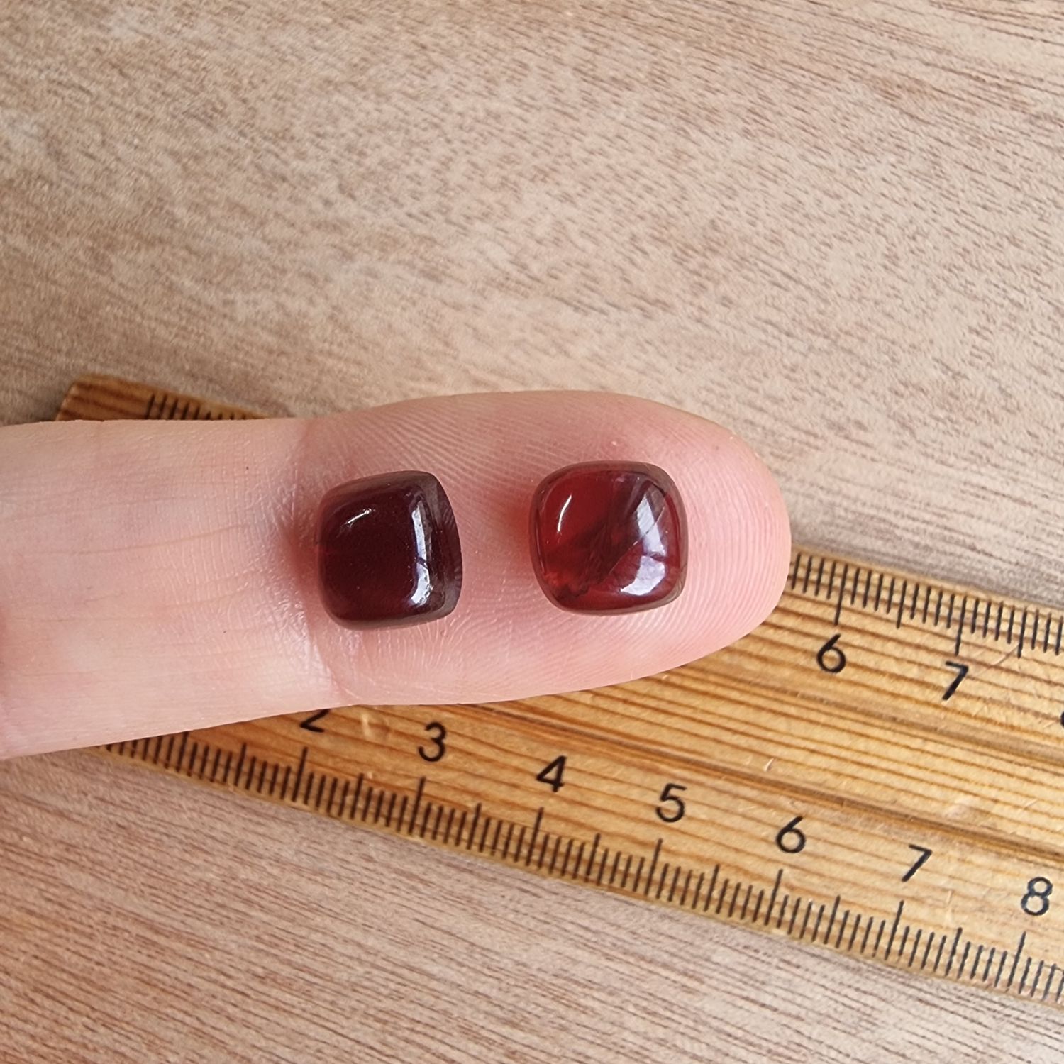 2 x Cushion Garnet Mini Flat Back Cabochon Lot / Pendant Lot 1.6gr