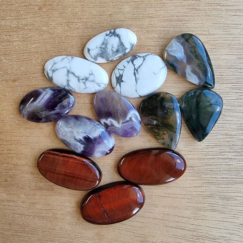 Mixed Crystals Cabochon Lot / Pendant Lot for jewelry making or diy craft projects 57.7gr