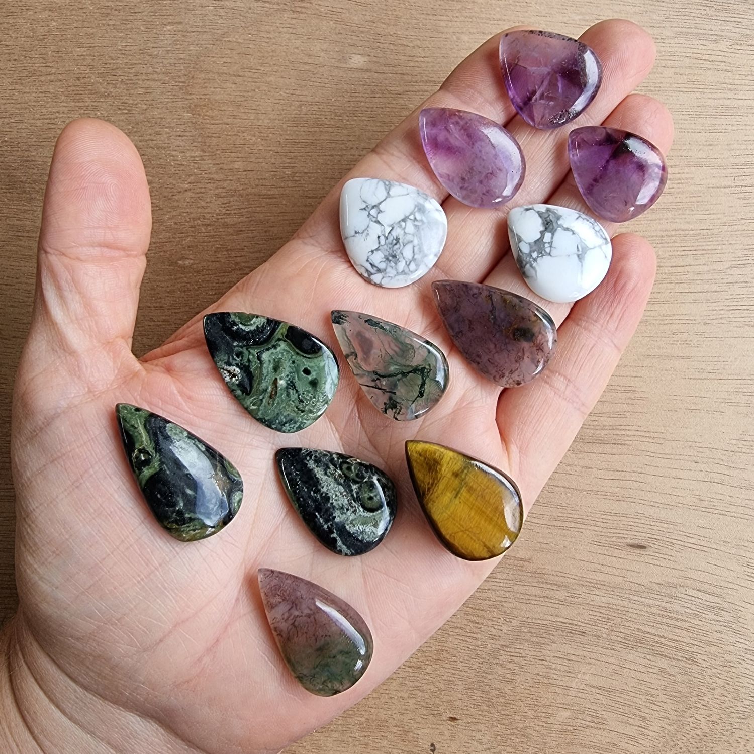 Mixed Crystals Cabochon Lot / Pendant Lot for jewelry making or diy craft projects 54gr