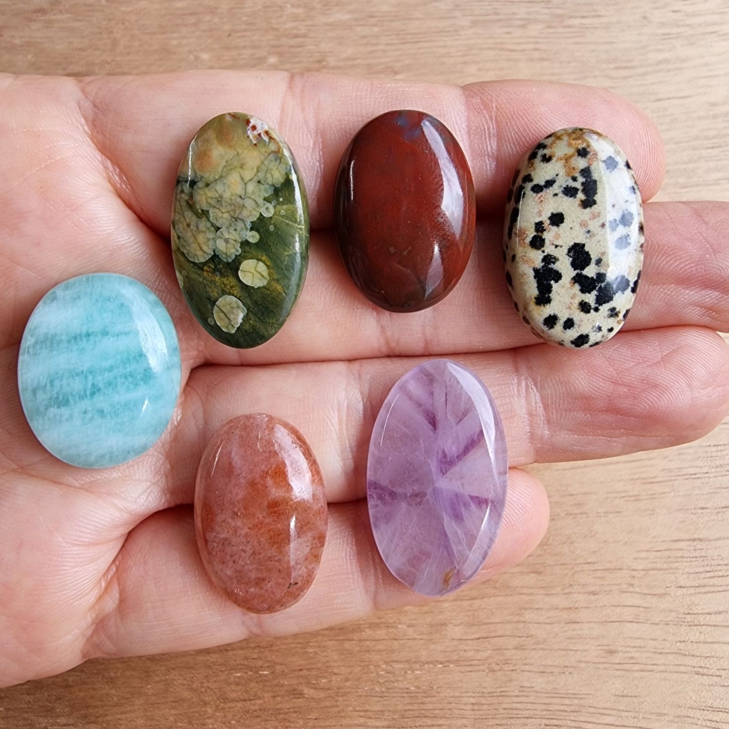 Mixed Crystals Cabochon Lot / Pendant Lot for jewelry making or diy craft projects 25.2gr