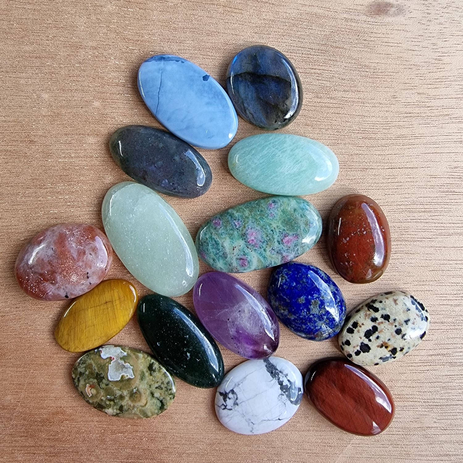 Mixed Crystals Cabochon Lot / Pendant Lot for jewelry making or diy craft projects 92.3gr
