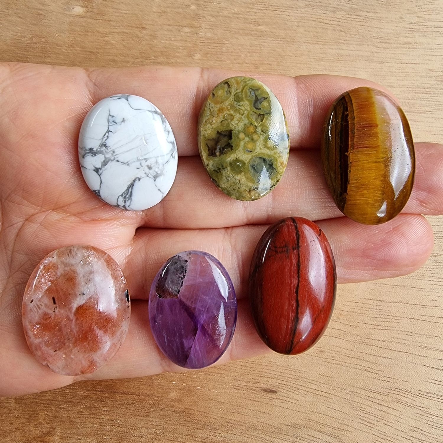 Mixed Crystals Cabochon Lot / Pendant Lot for jewelry making or diy craft projects 36.5gr