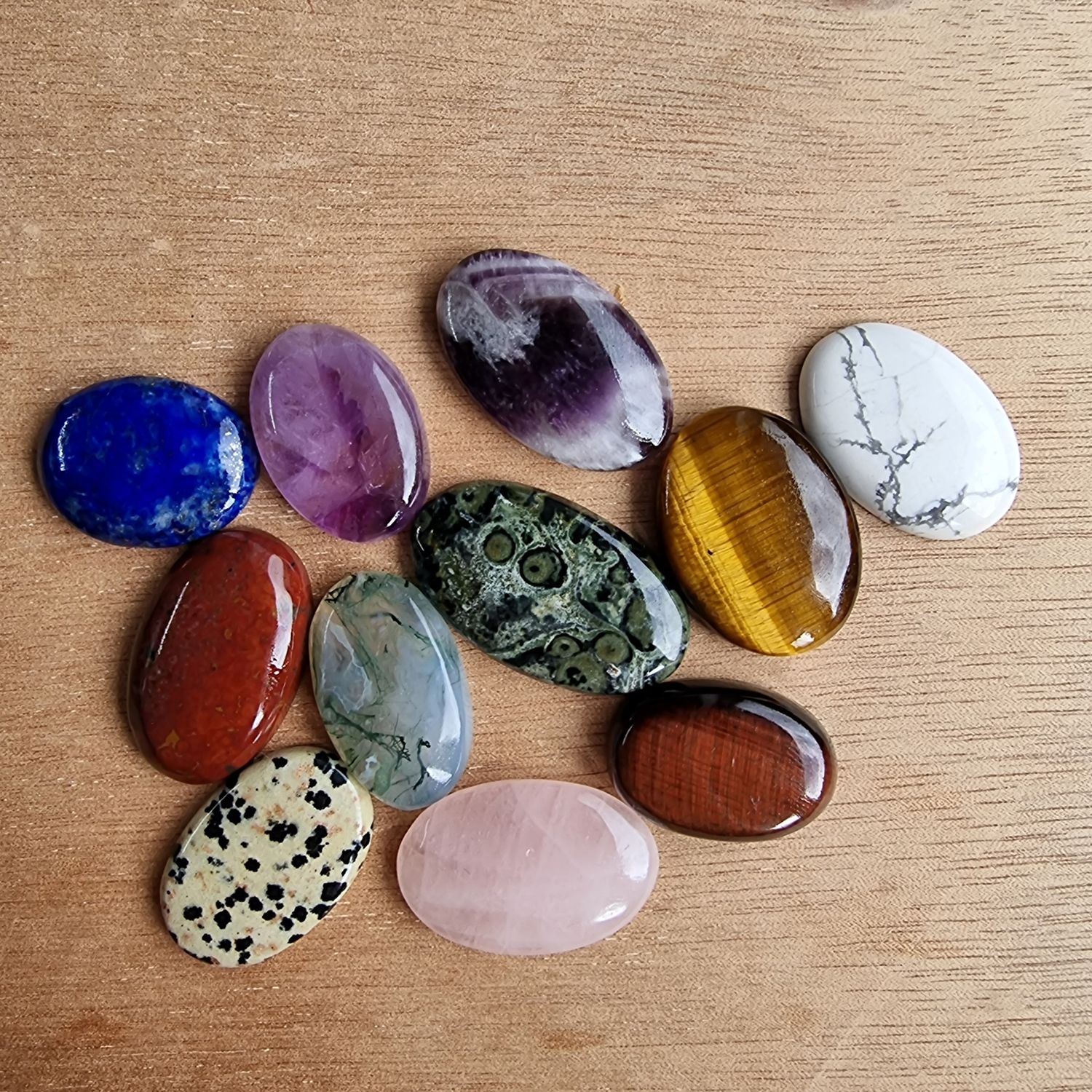 Mixed Crystals Cabochon Lot / Pendant Lot for jewelry making or diy craft projects 62.7gr