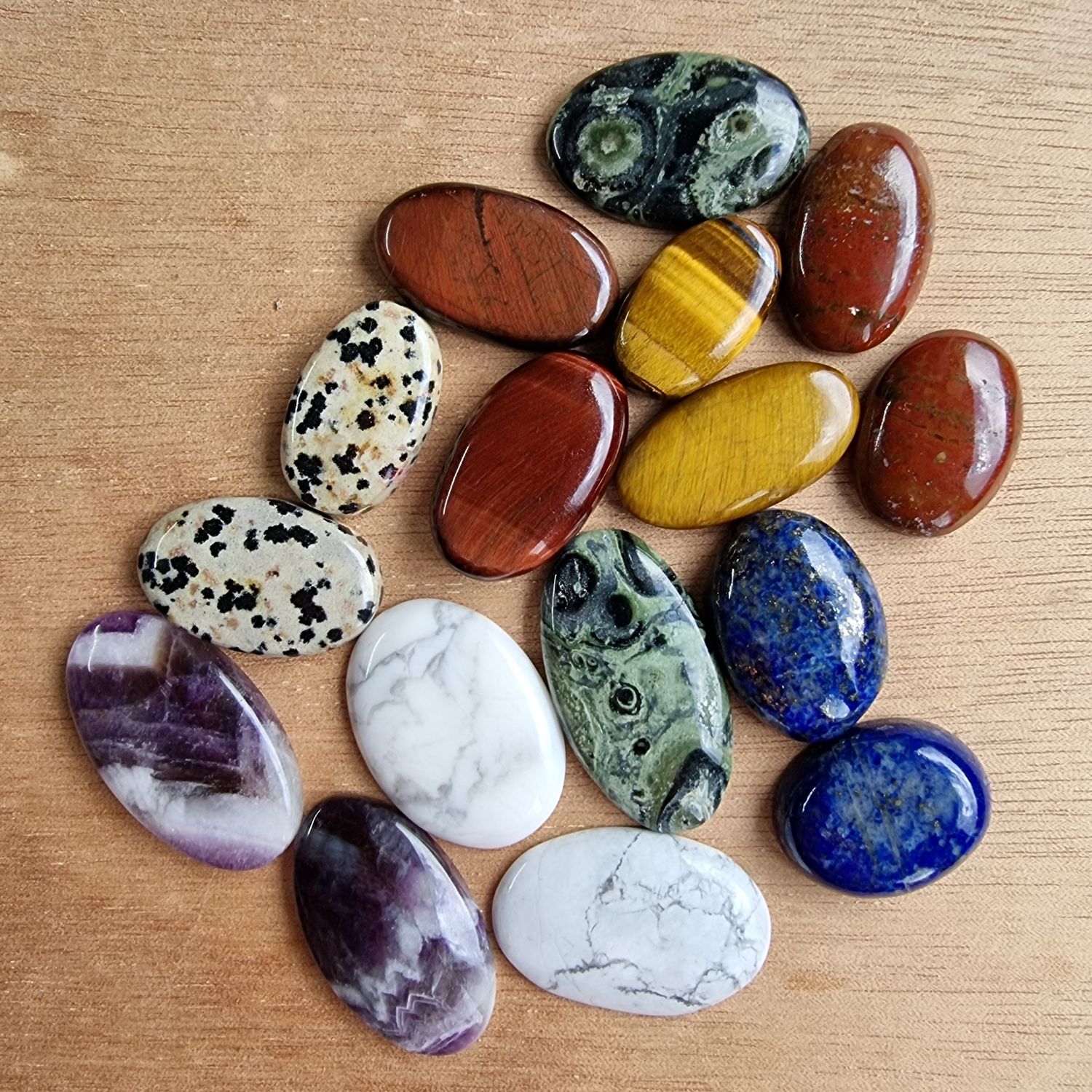 Mixed Crystals Cabochon Lot / Pendant Lot for jewelry making or diy craft projects 72.2gr