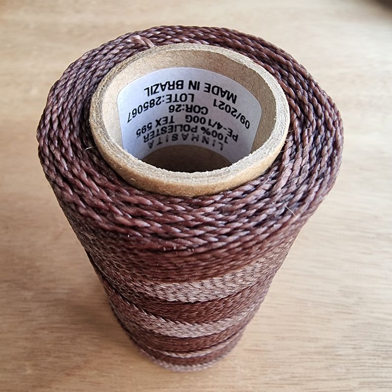 Cor #26 1mm Waxed Linhasita Thread 170m Spool - MATTE BROWN