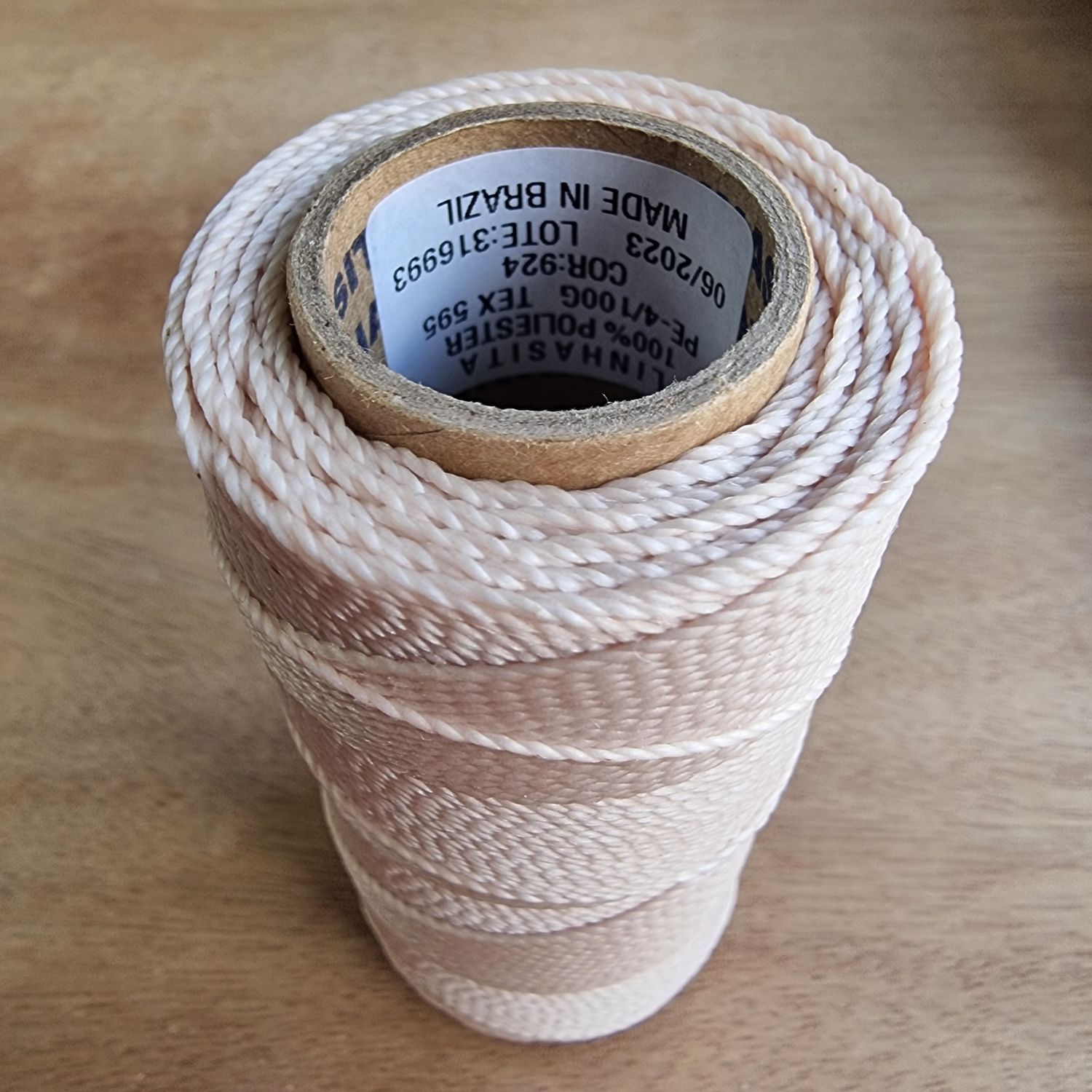 Cor #924 1mm Waxed Linhasita Thread 170m Spool - CREAM