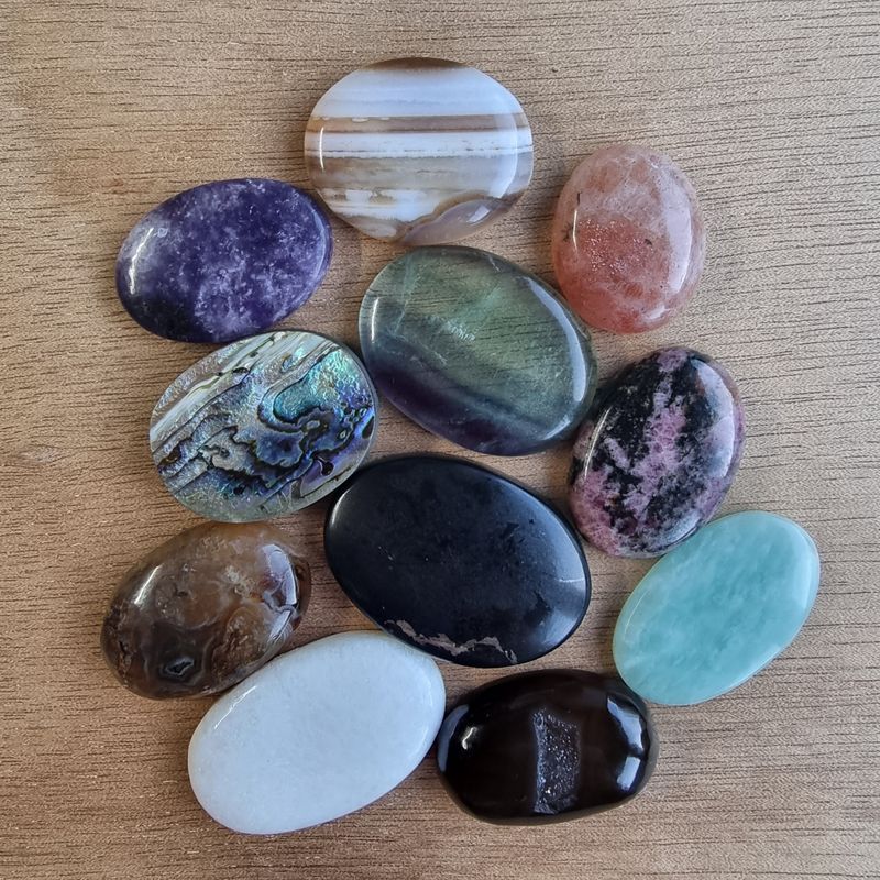 Mixed Crystals Cabochon Lot / Pendant Lot for jewelry making or diy craft projects 68gr