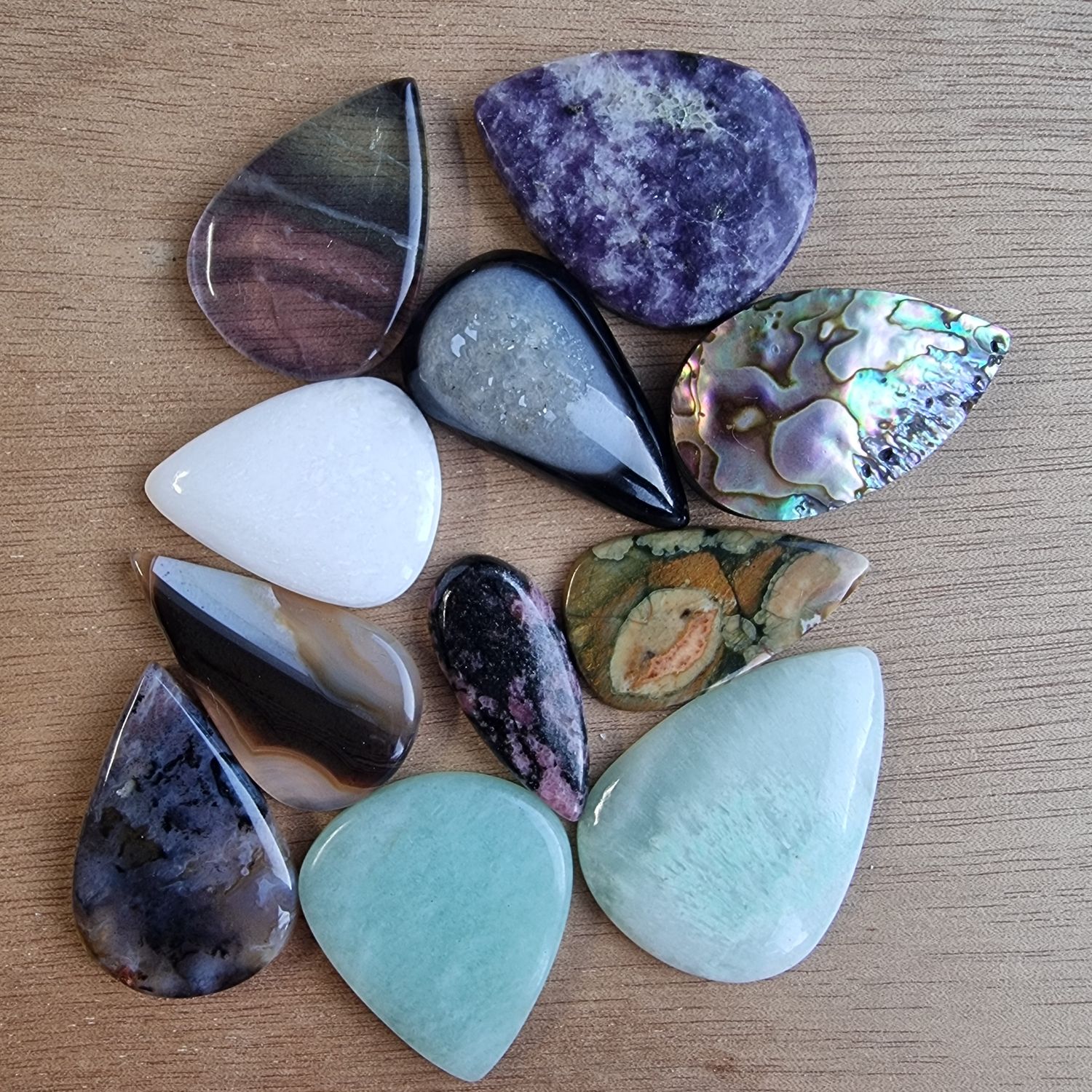 Mixed Crystals Cabochon Lot / Pendant Lot for jewelry making or diy craft projects 89.5gr