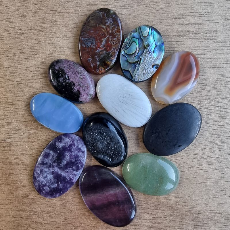 Mixed Crystals Cabochon Lot / Pendant Lot for jewelry making or diy craft projects 99gr