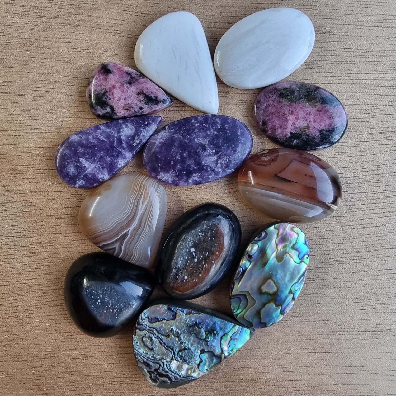 Mixed Crystals Cabochon Lot / Pendant Lot for jewelry making or diy craft projects 77.7gr