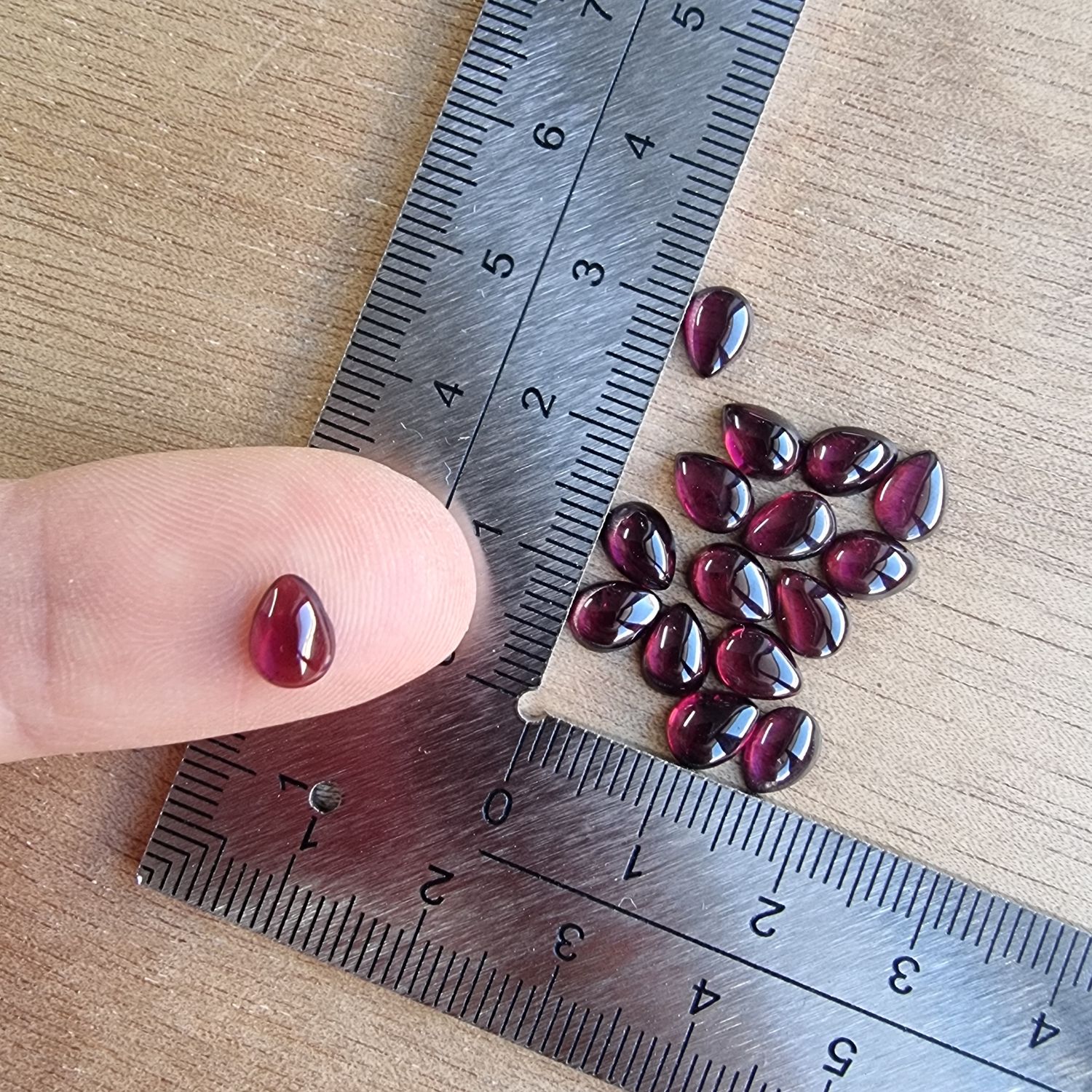 Garnet Cabochon Lot / Pendant Lot for jewelry making or diy craft projects 2.6gr