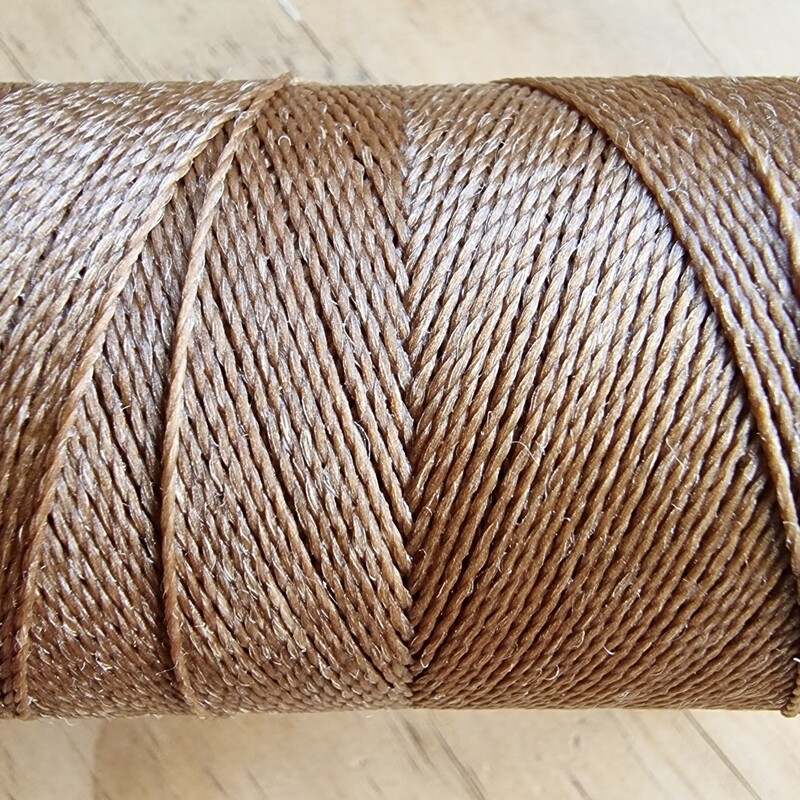 Cor #222 0.5mm 330metre spool of Premium Linhasita 100% Waxed Polyester