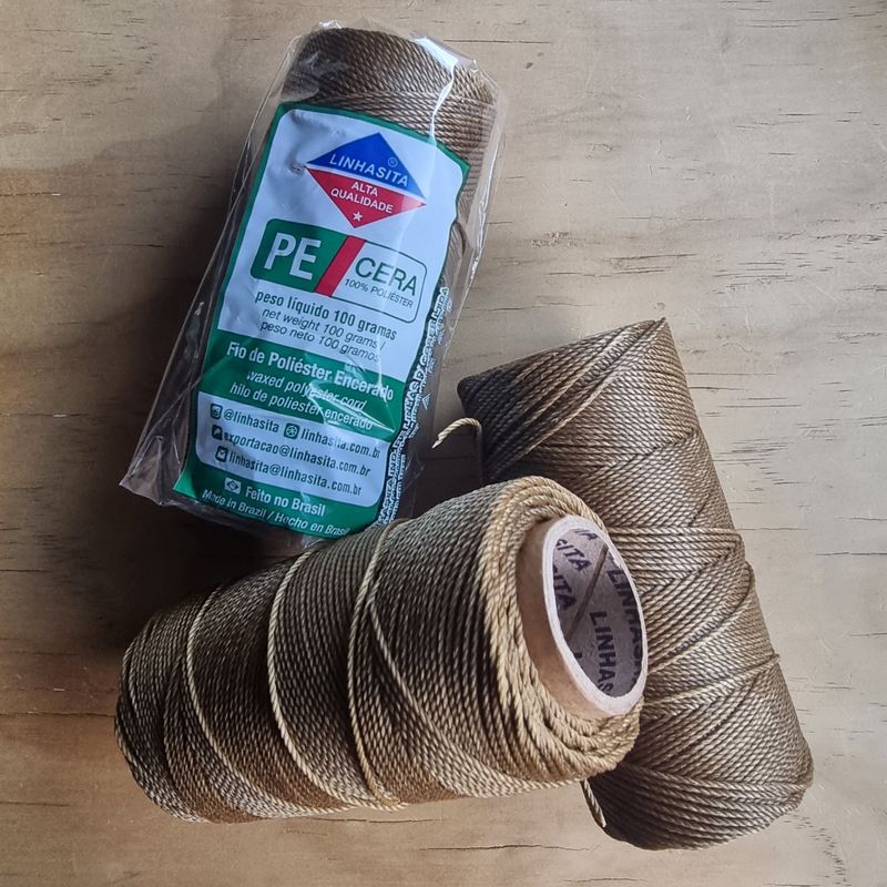 Cor #222 1.5mm Waxed Linhasita Thread FULL 128metre Spool Cor #222 1.5mm Waxed Linhasita Thread FULL 128metre Spool
