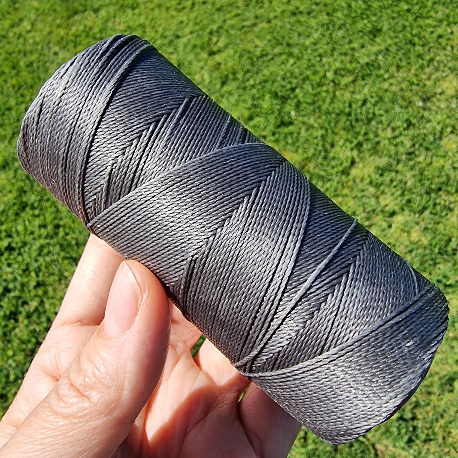 Cor #665 0.75mm 228metre Waxed Linhasita Thread FULL Spool