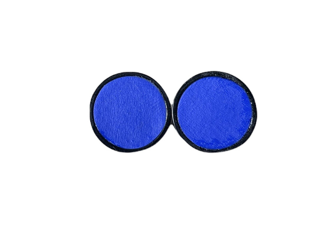 blue dot framed