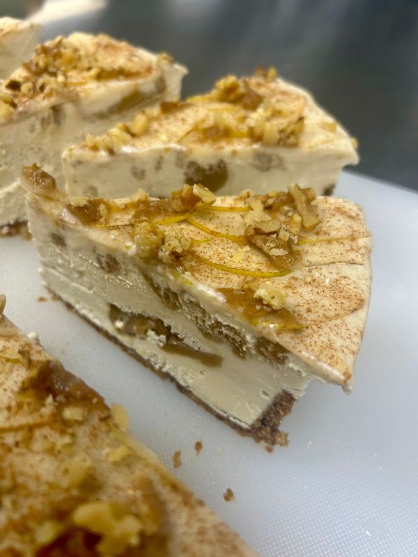 Sliced Pear & Caramel Swirl 6in Sliced Pear & Caramel Swirl 6in