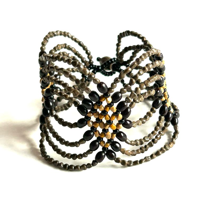 AWAJUN BEADED BRACELET OLIVE TURMERIC