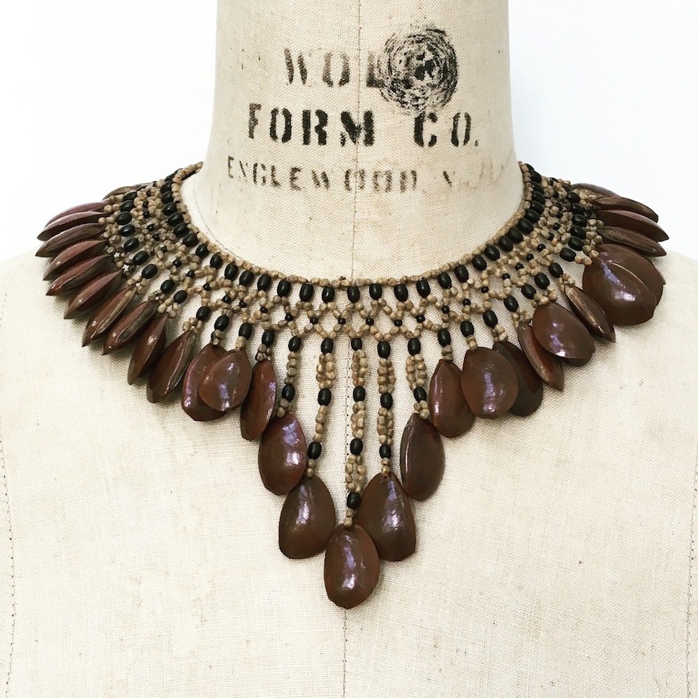 AWAJUN TRADITIONAL BEADED NECKLACE