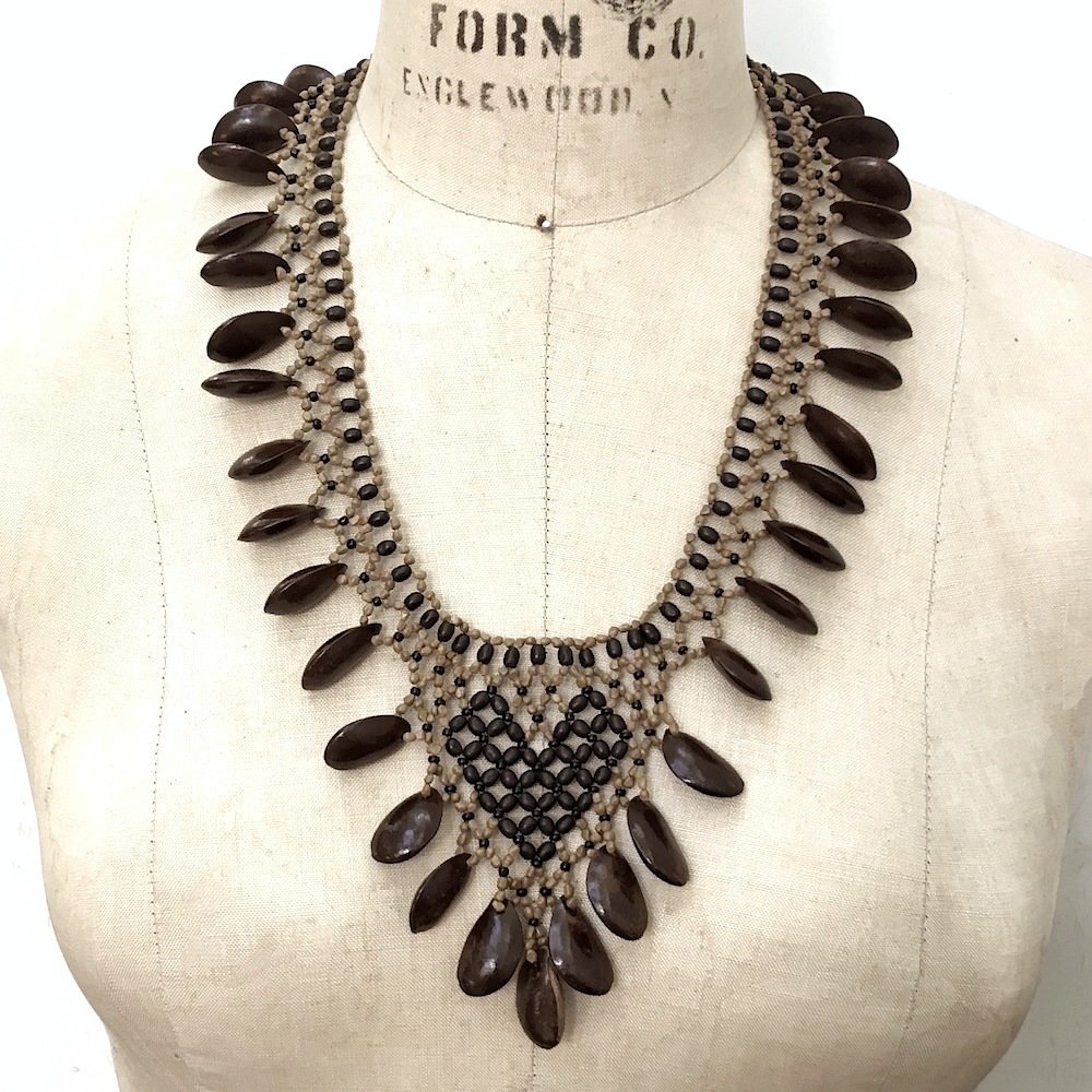 AWAJUN NAYA BEADED NECKLACE BLACK HEART