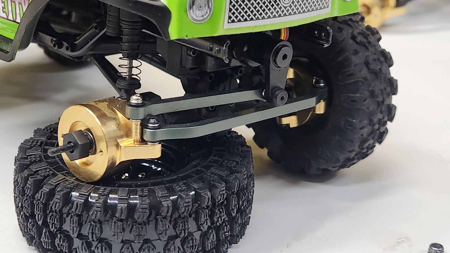 SCX24 Heavy Brass Knuckles, Axle with: Stock