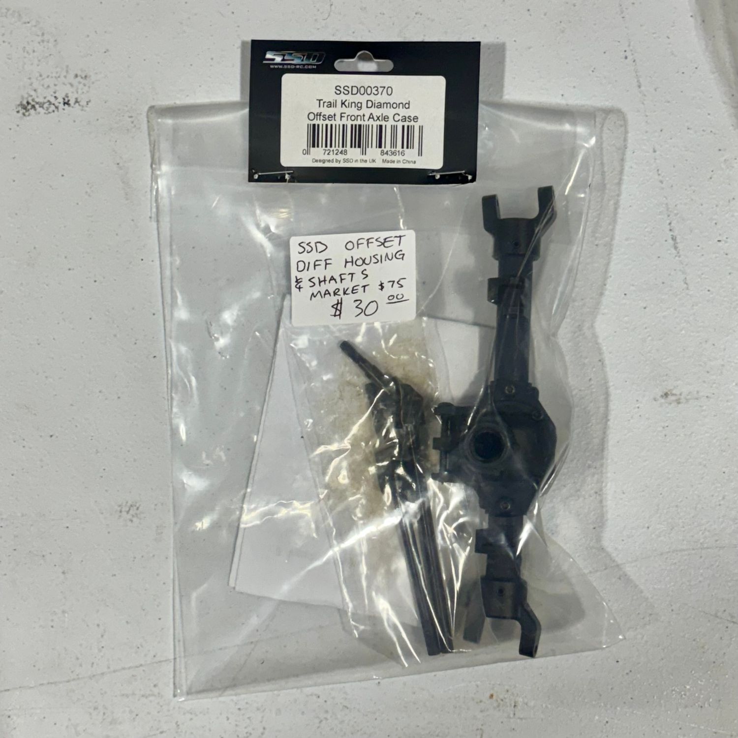 SSD00370 Trail King Diamond Offset Front Axle Case with Axle Shafts