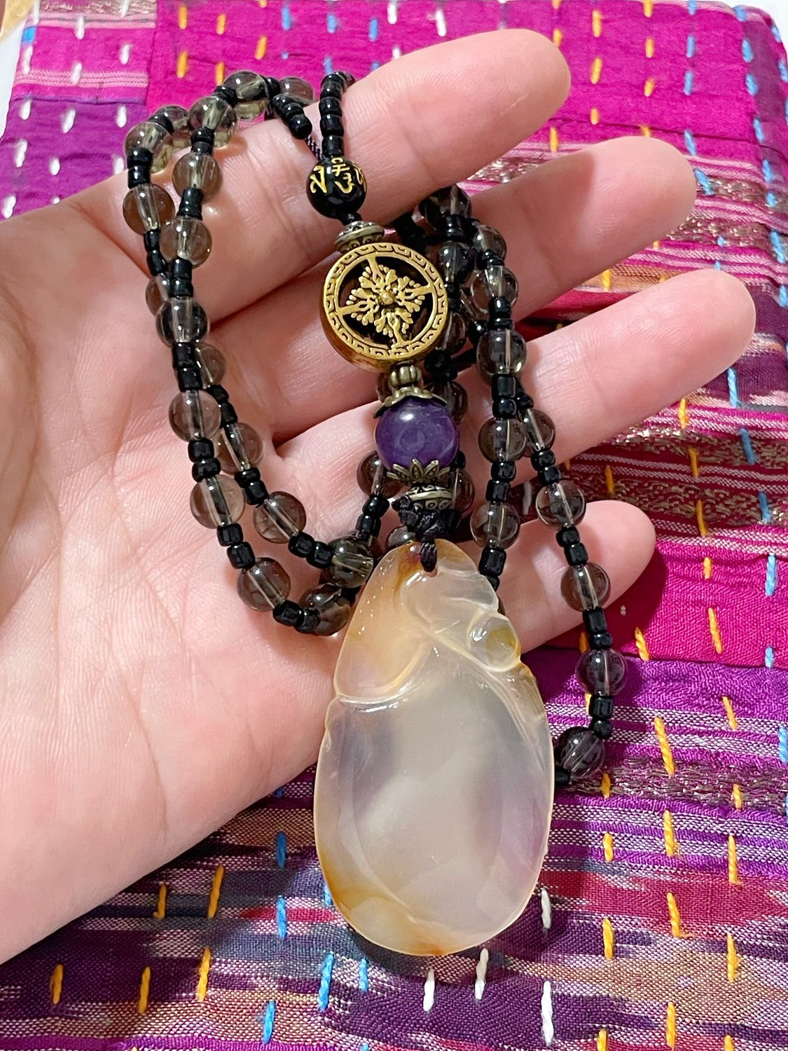 Collar de ágata tallada dorada Collar de ágata tallada dorada