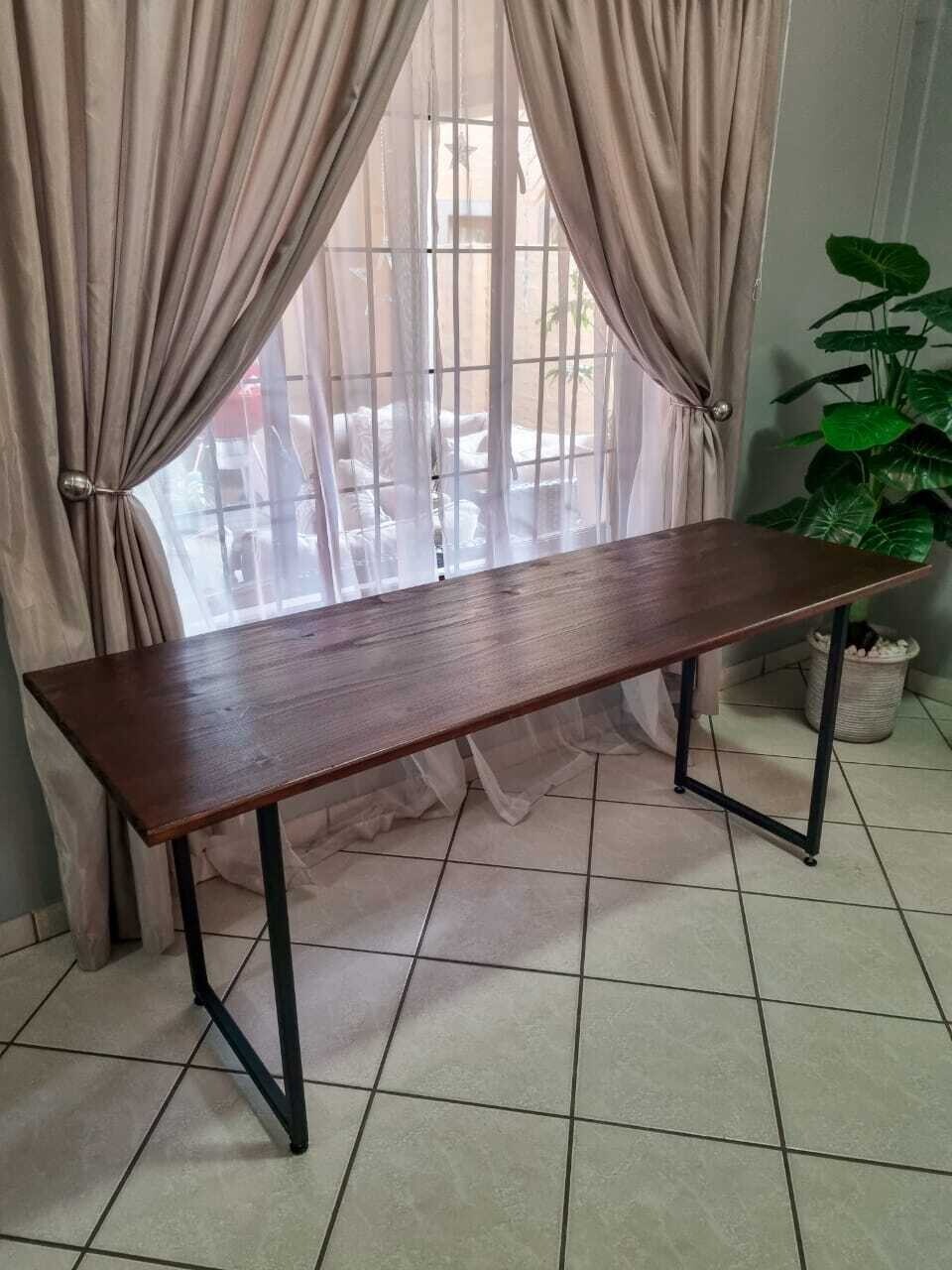 BIG, the desk