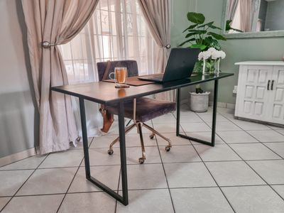 MINI, the desk