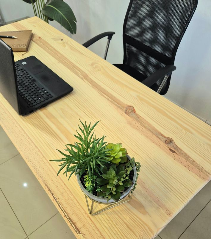 Pro Pine Desk 20MM