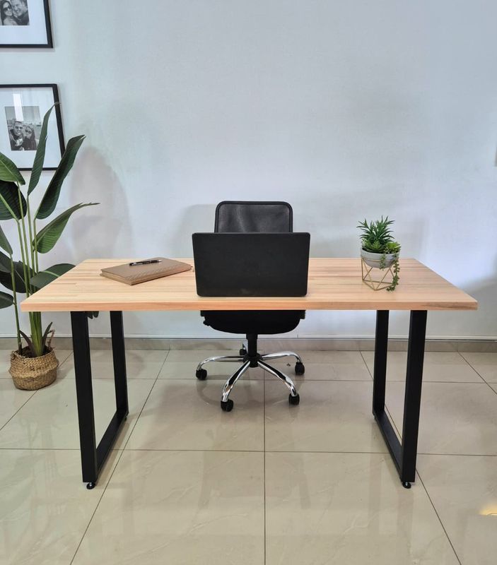 Pro Saligna Desk 32MM