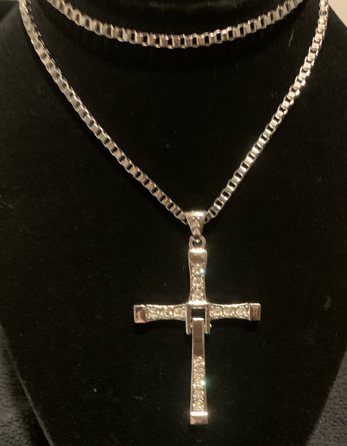 Large Size cross imitates The Fast and The Furious movie pendant.