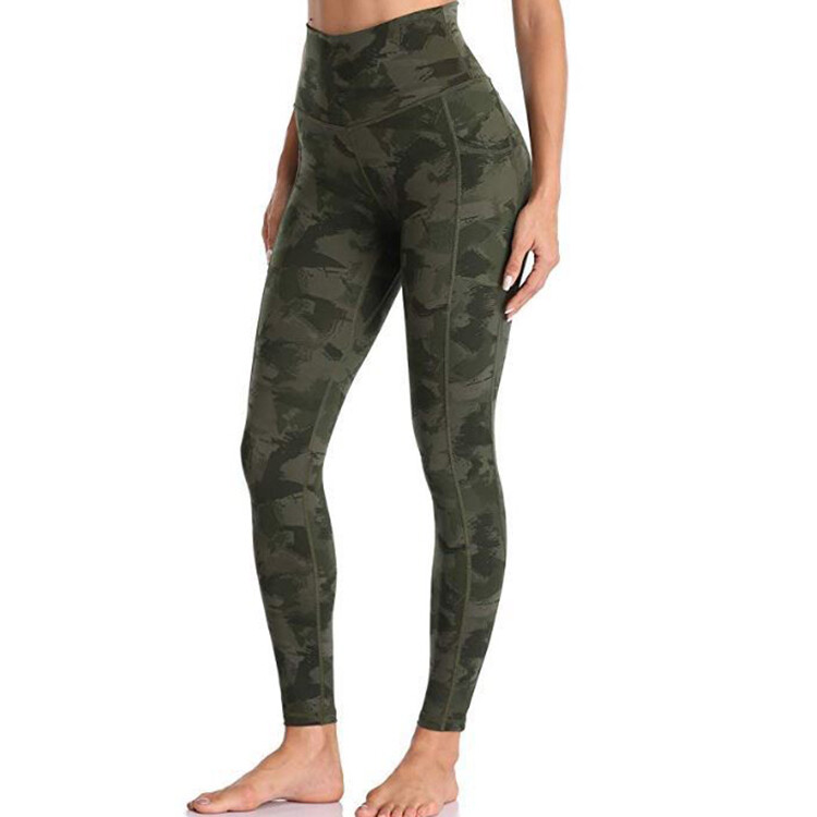 Leggings/Yoga Pants with pockets in green camo