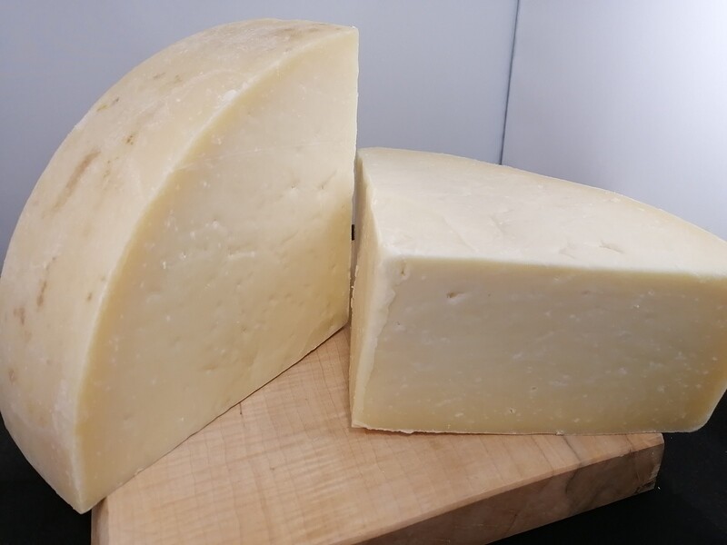 Iron Horse Clothbound Cheddar, Mass: 150 grams