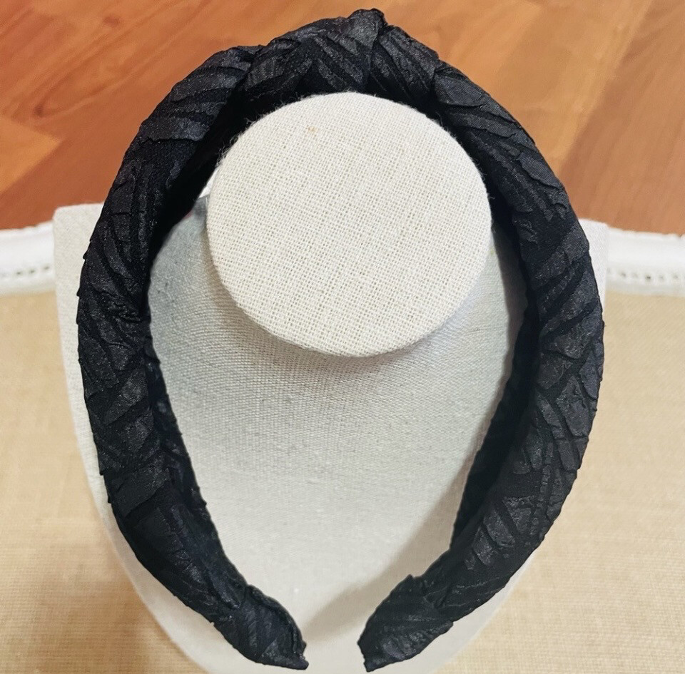 Mari Ann Black Headband