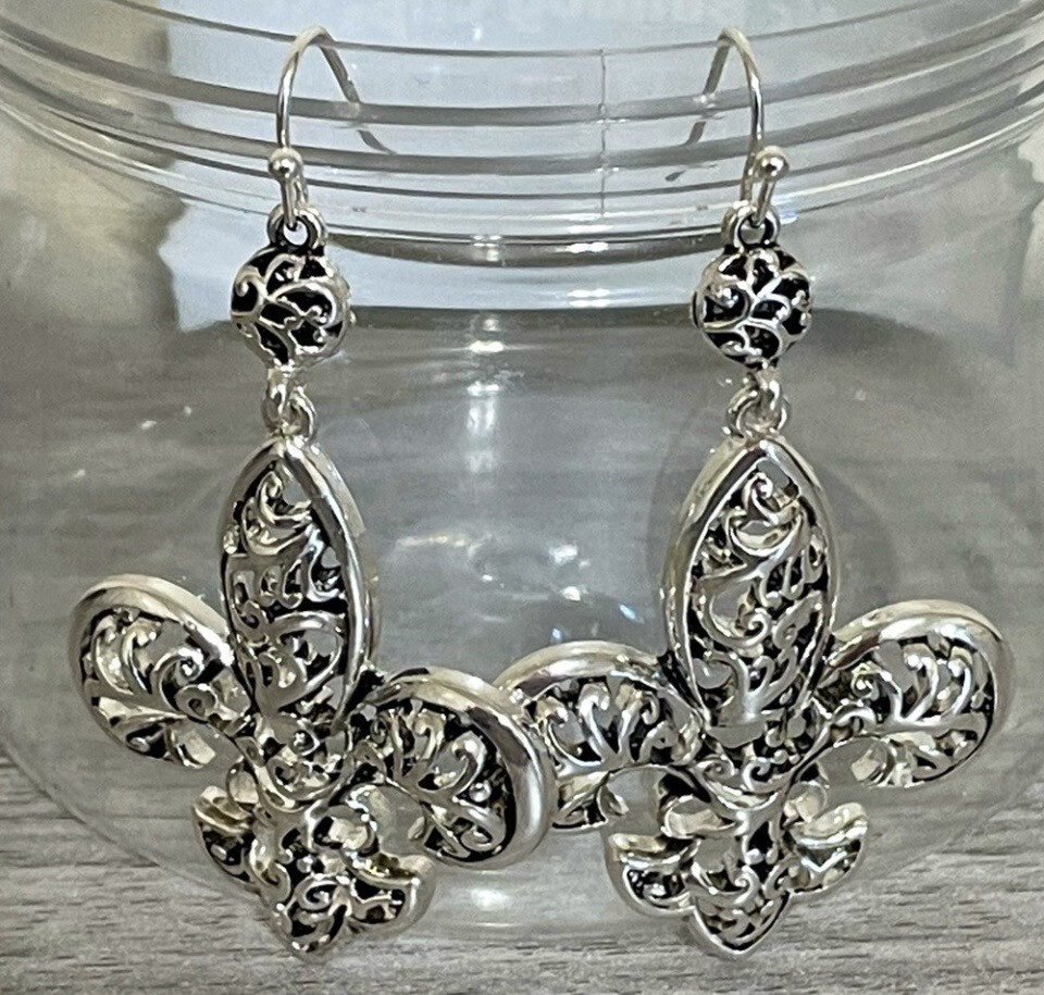 Maribella Silver Fleur de Lis Earrings