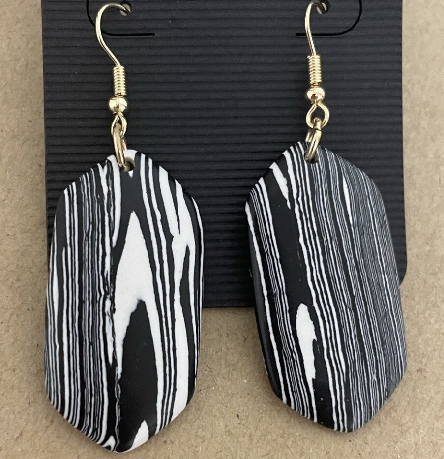 Elise BlacK White Earrings