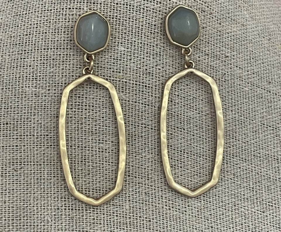 Hannah Lake Manor Earrings