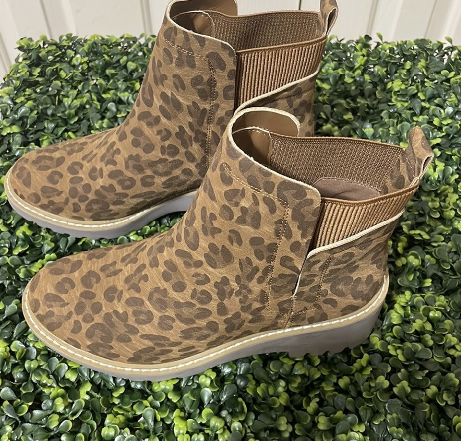 Corkys Basic Brown Leopard Boots