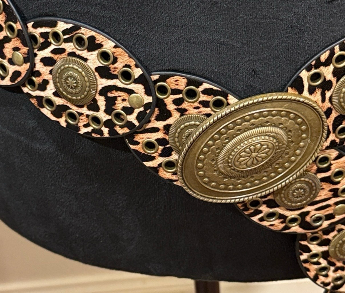 Adjustable Oval Disc Leopard Print Statement Belt