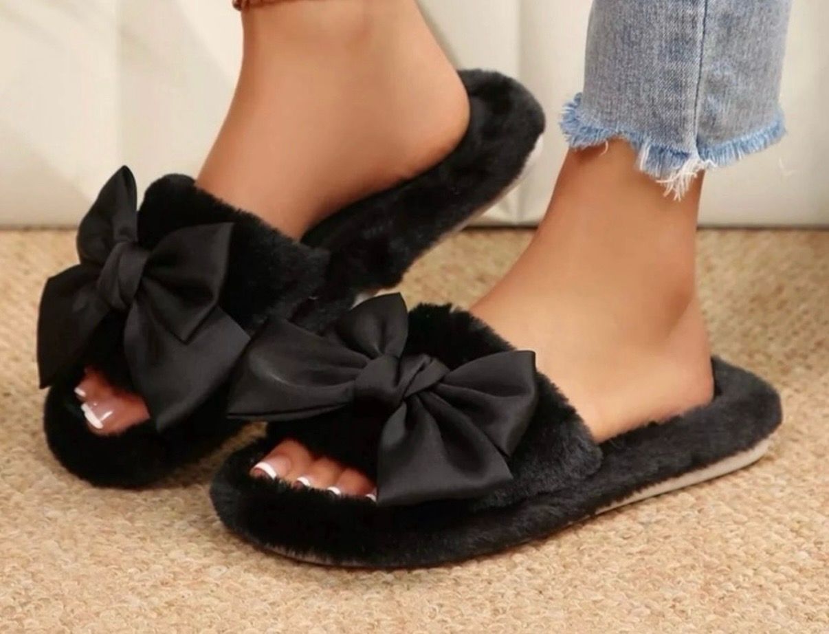 Women's Black Bow Slippers