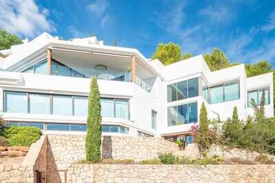 Huge modern Crystal Palace with incredible sea views in a dead end street and in a 24h secured urbanization