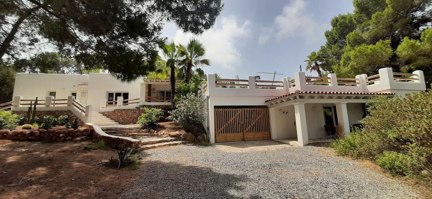 Newly Blakstad-Refurbished Villa (2023) at the West Coast, nearby famous Beaches with views to the sea
