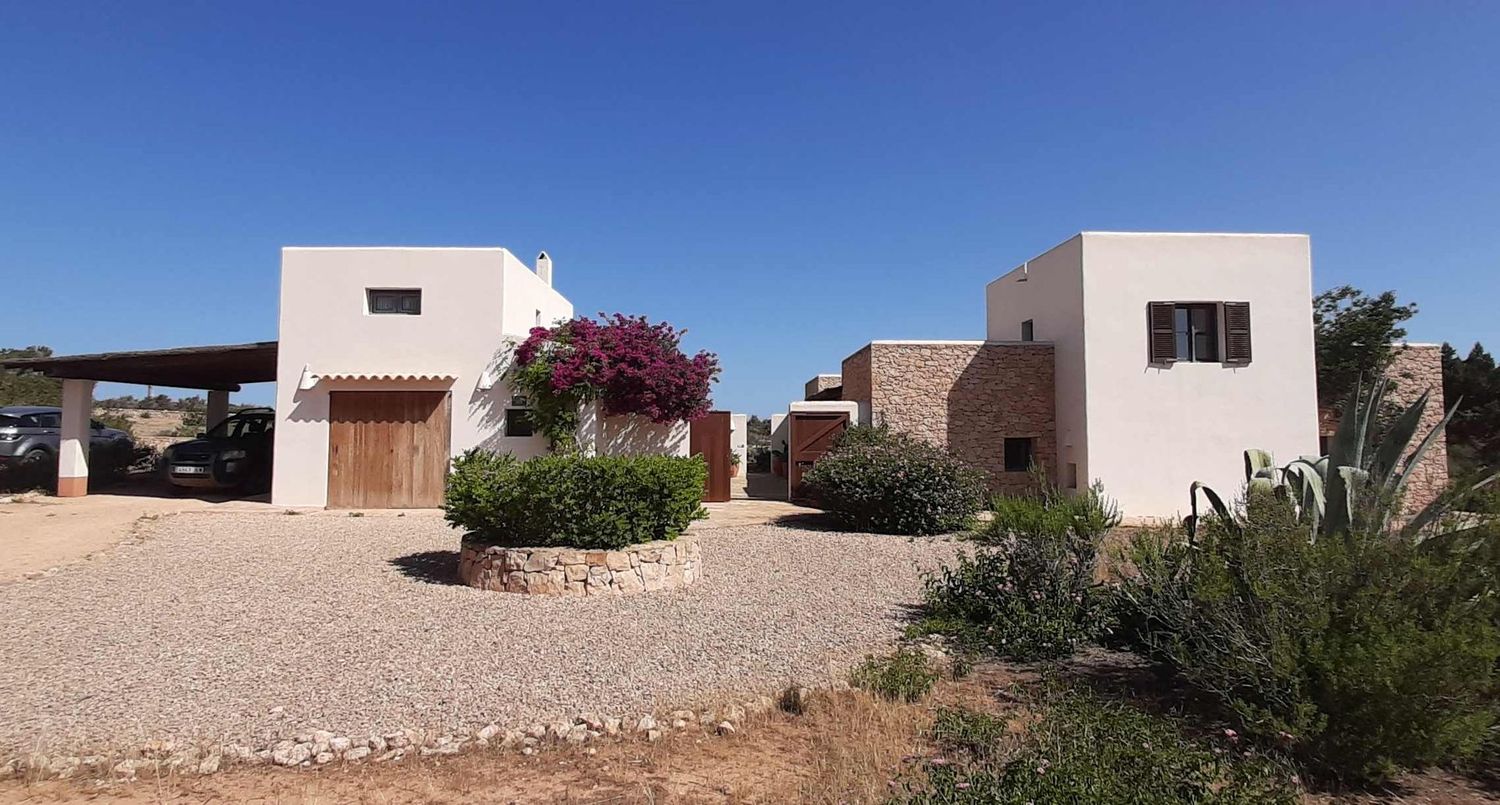 Formentera: Large, legal Finca with all Papers in a very silent Area with Floor heating and Charming Patio