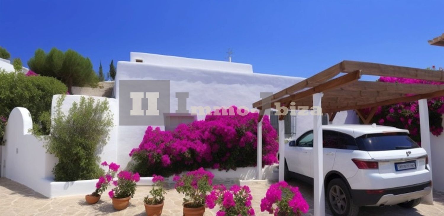Core High-Grade Renovated House, 500 meters to the Sandy Beach, with one of the Larges Plot in the Urbanization included interior.