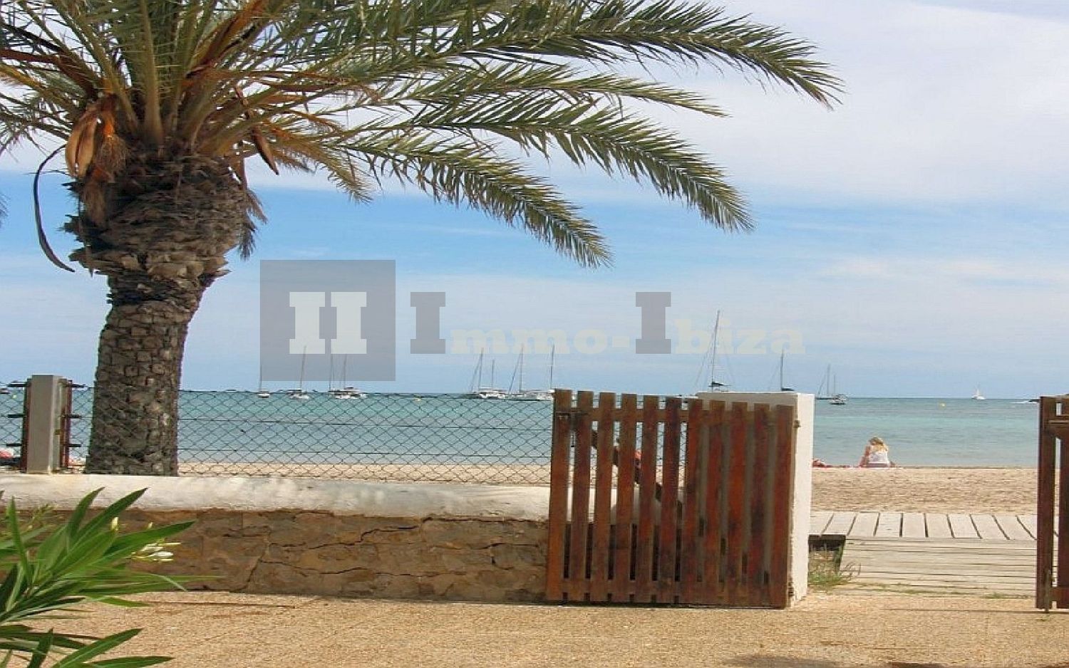 Lifetime-Oppertunity, Beach-House at 1st Sea Line