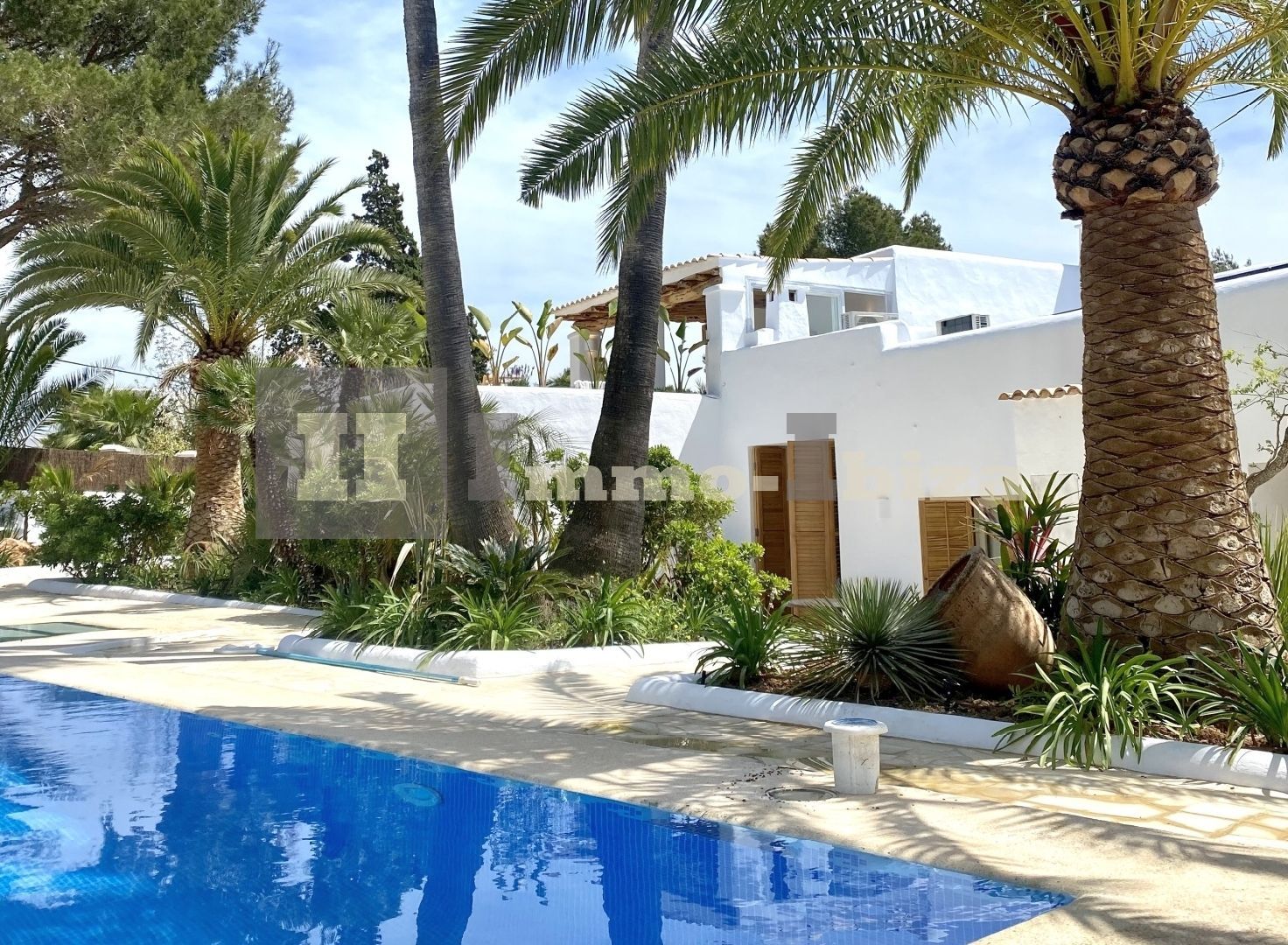 Large and Lovely Renovated Finca in Boho-Style with Touristic-License