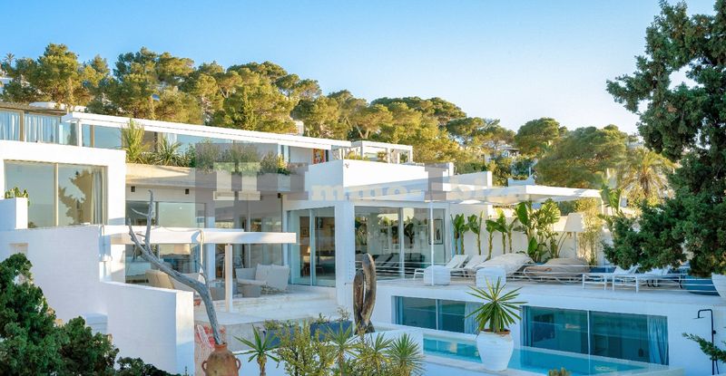 Newly completely renovated and refurbished Villa, now in Summer 2023 and has a walking distance to the Sandy beach of 10 minutes. Real Estate for Sale in Cala Vadella, Ibiza: Facade