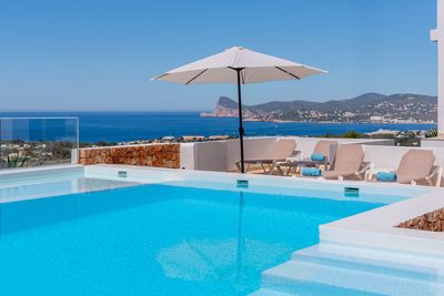 Turn Key Villa on a Hill, with 8 Bedrooms and 180 Degree-Views Turn Key Villa on a Hill, with 8 Bedrooms and 180 Degree-Views