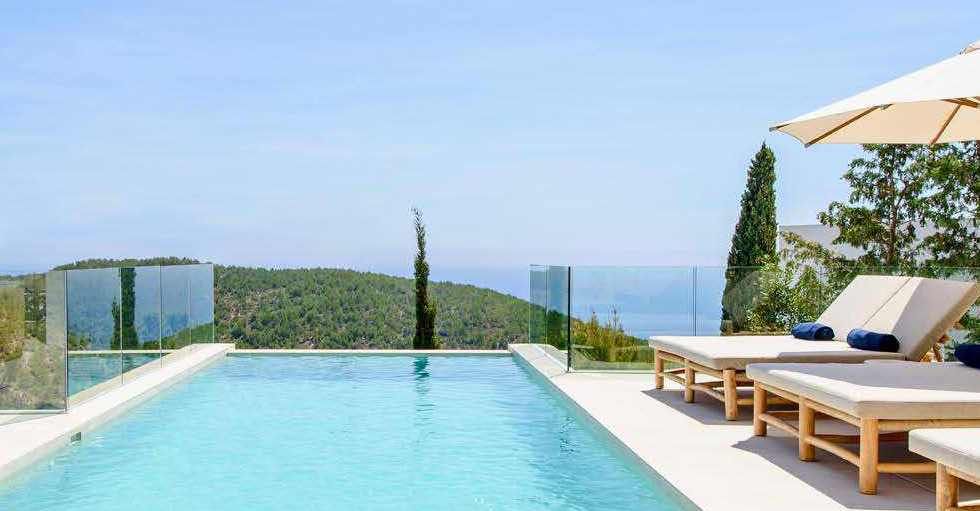 Newly renovated, modern Villa with 5 Meters Floor to Ceiling Windows